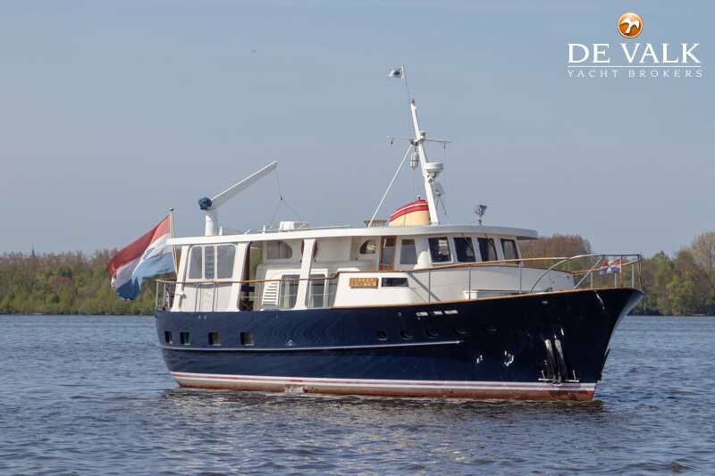 Feadship Canoe Stern - picture 2