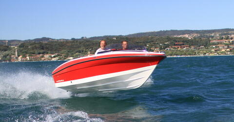 B1 Yachts ST Tropez 5 TRUE RED