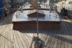 Classic Sailing Yacht - image 4