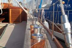 Classic Sailing Yacht - image 9