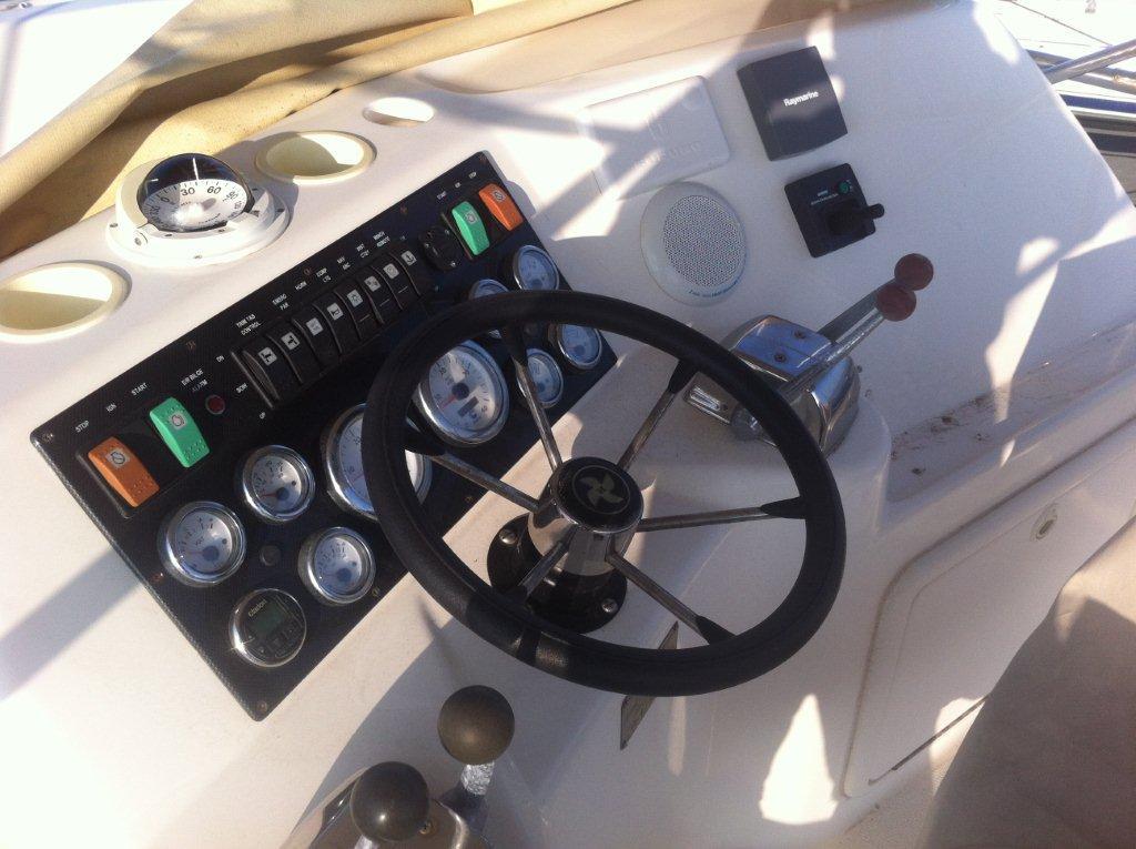 Riviera 33 Fly Fishing - picture 2