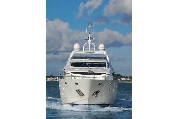 Sunseeker 34 Meter Yacht - picture 2