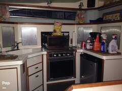 Sea Ray 340 Express Cruiser - picture 7