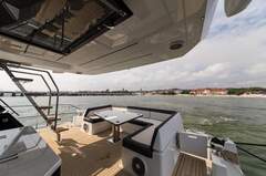 Galeon 650 Skydeck - picture 7
