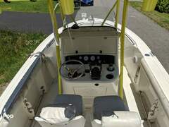 Boston Whaler 240 Outrage - picture 7