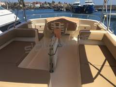 Mainship 400 Trawler - picture 7