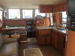 Mainship 400 Trawler - picture 2