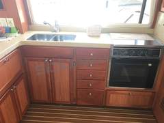 Mainship 400 Trawler - picture 8