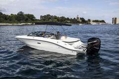Sea Ray SPX 210 Outboard - fotka 7