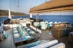 34m Composite Hull Luxury Yacht - imagen 3