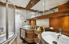 34m Composite Hull Luxury Yacht - picture 6