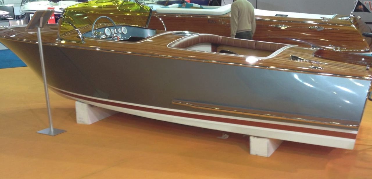 Lago 18 Deluxe Runabout - image 2