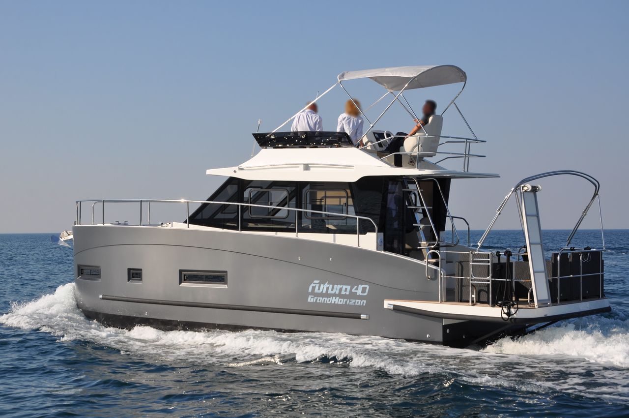 Cobra Yachts Futura 40 Charter