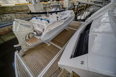 Sunseeker 86 Yacht - image 10