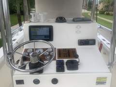 Albemarle 242 Center Console - picture 9