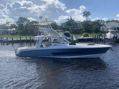 Boston Whaler 420 Outrage - picture 1