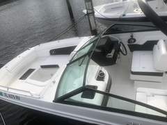 Sea Ray SDX 270 Outboard - picture 10