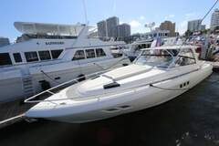 Intrepid 475 Sport Yacht - picture 2