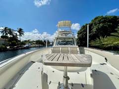Boston Whaler 420 Outrage - picture 4