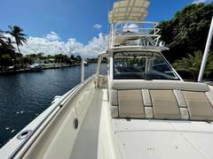 Boston Whaler 420 Outrage - picture 5