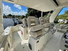 Boston Whaler 420 Outrage - picture 10