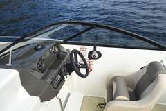 Bayliner VR5 Cuddy Outboard - fotka 8