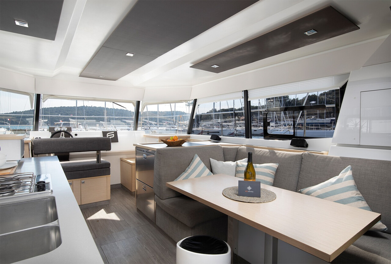 Fountaine Pajot MY 37 Motoryacht - picture 2