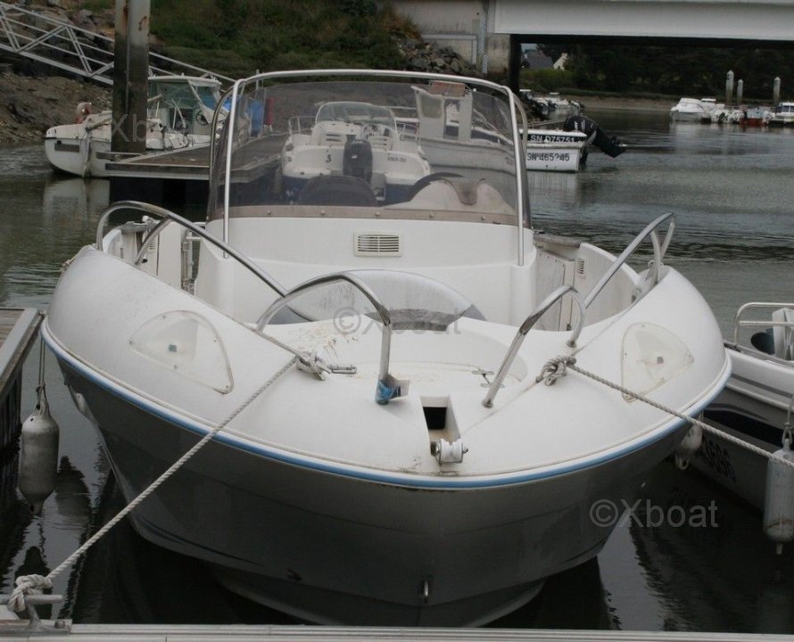 Quicksilver 720 Commander Boat Renowned for its - image 3