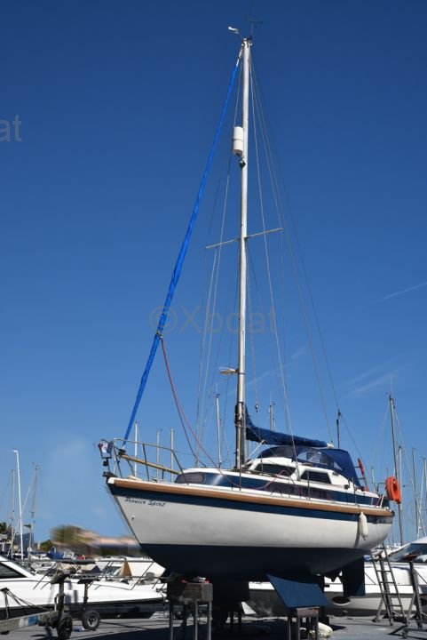 Pioneer Spirit 26 rare twin-keel Sailboat on the