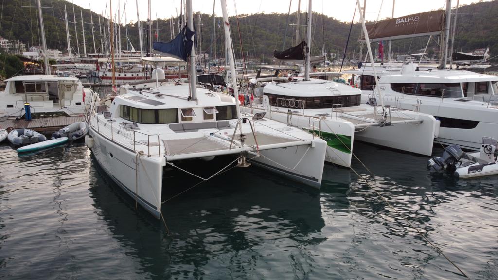 Lagoon 440 (sailboat) for sale