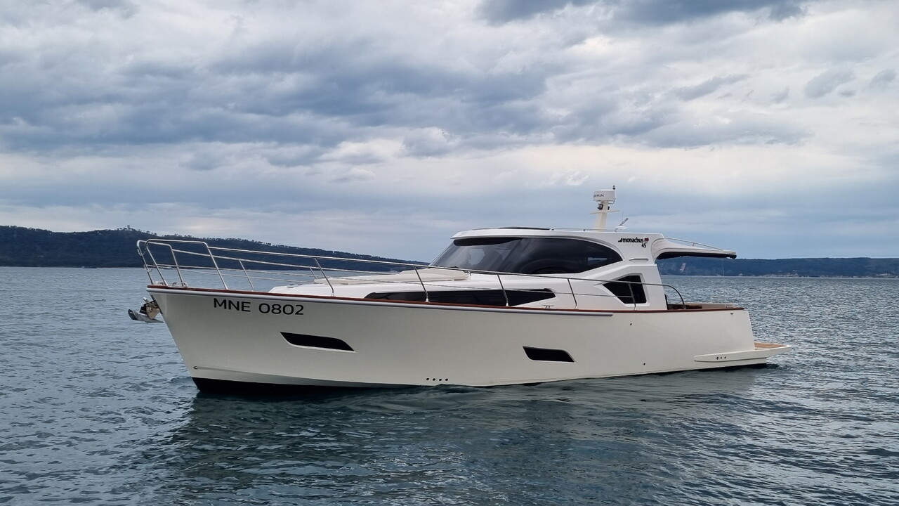 Monachus Yachts Issa 45