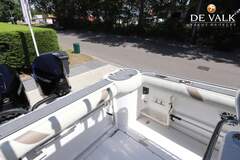 Boston Whaler 270 Outrage - picture 7