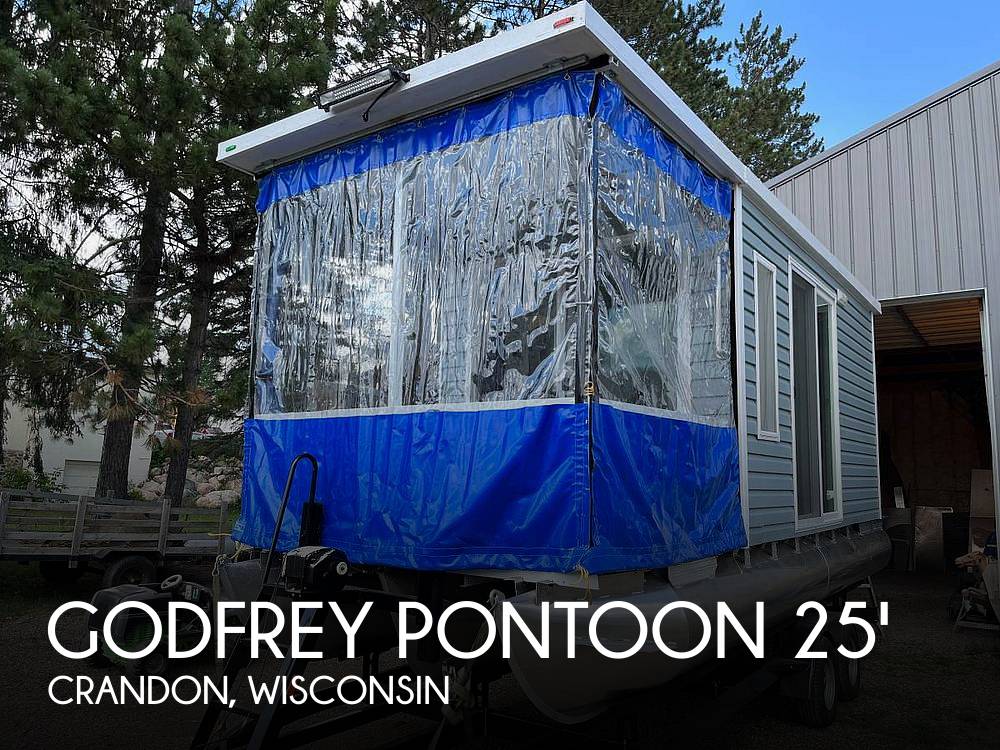 Godfrey Pontoon Custom Houseboat