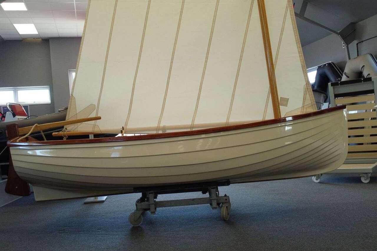 Classic Sailing Dinghy JADE-10 - picture 3
