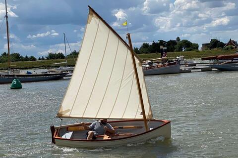 Classic Sailing Dinghy JADE-10