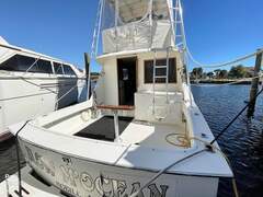 Hatteras 36 Convertible - picture 7