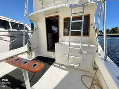 Hatteras 36 Convertible - picture 10