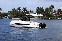 Astondoa 377 Coupe Outboard - image 2