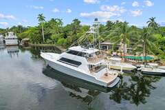Hatteras 82 Convertible - picture 5