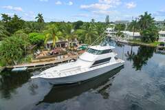 Hatteras 82 Convertible - picture 6