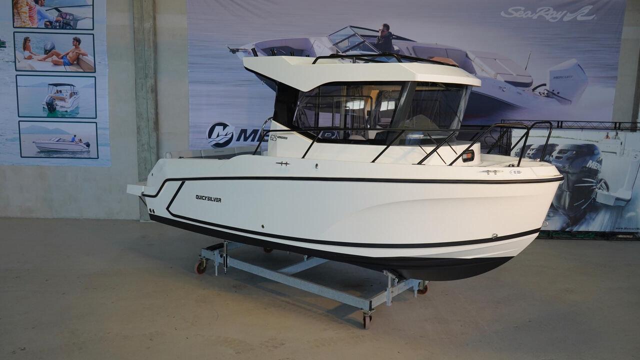 Quicksilver Captur 625 Pilothouse mit 100PS Lagerboot