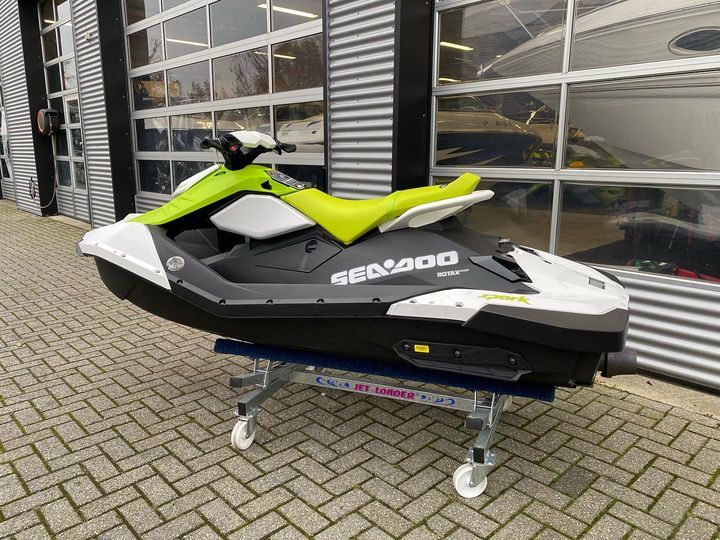 Sea-Doo Spark 2-up 900 - picture 2