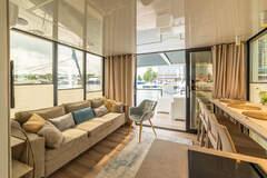 Modern 12 Houseboat - picture 5