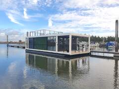 Modern 12 Houseboat - picture 1