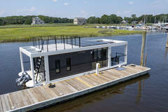 Modern 11 Houseboat - picture 1