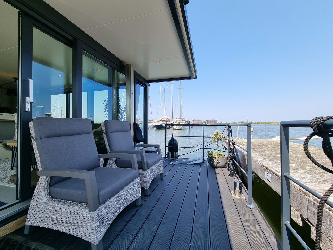 HT Lofts Special Houseboat - image 2