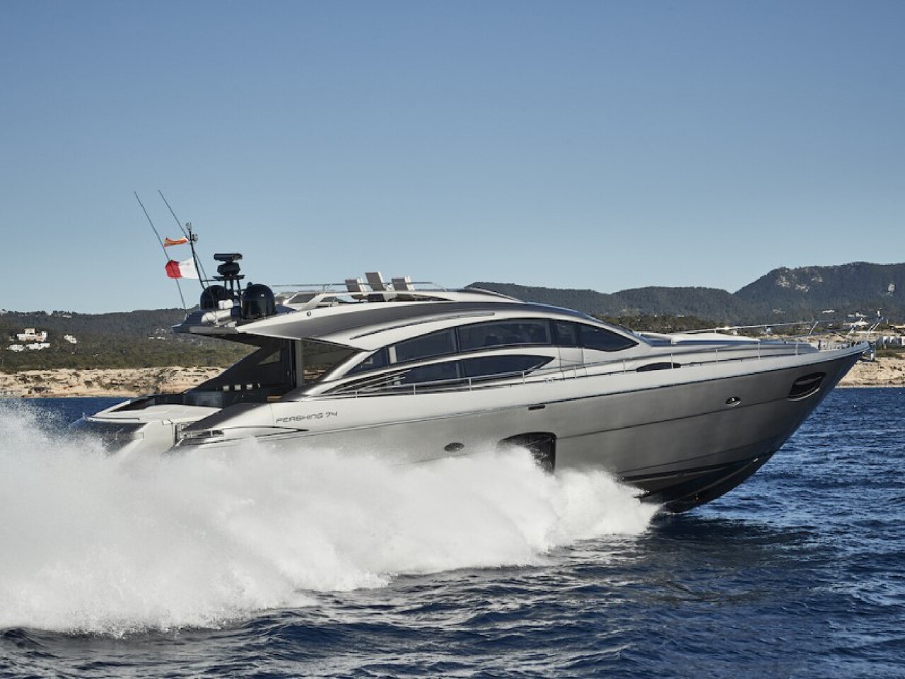 Pershing 74 - picture 2