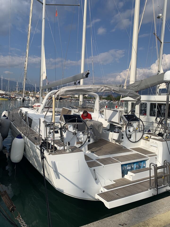 Océanis 55.1 (sailboat) for sale