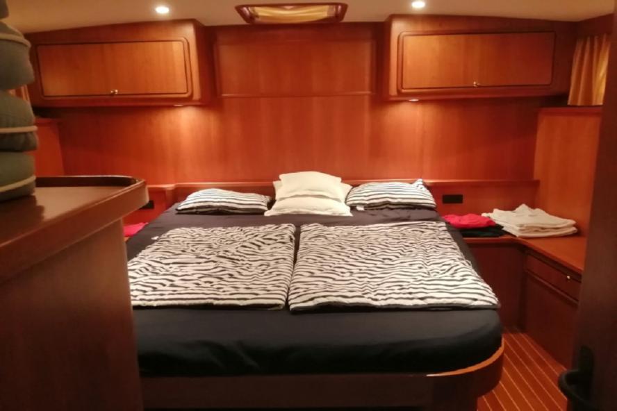 Linssen Grand Sturdy 410 AC Twin - picture 3