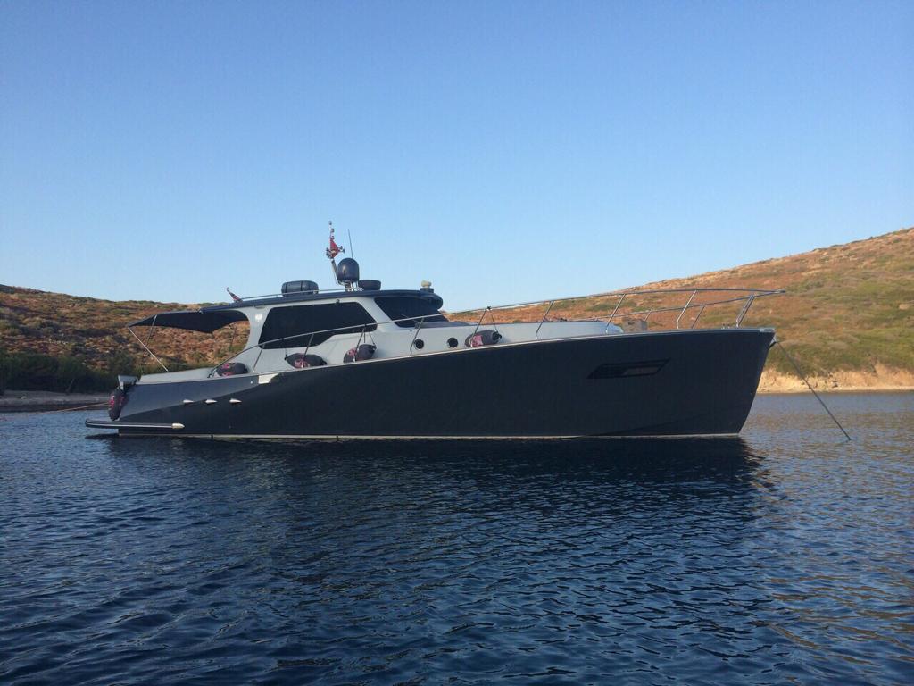 Motoryacht - picture 2